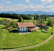 BERGBLICK - MODERN - RUHIGE LAGE - 4-Zimmer Etagenwohnung mit Balkon im Außenbereich Böbing