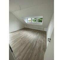 Renovierte 2,5-Zimmer-Wohnung zur Miete in Köln Bickendorf  ideal für Singles und Paare