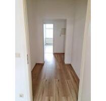 +++ 2 Zimmer mit Laminat und Wannenbad in zentraler Lage +++ - Chemnitz Hilbersdorf