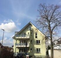 Schöne 3,5 Zimmer Wohnung mit 2 Balkons + Stellplatz + EBK - Hattersheim am Main