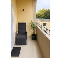 Helle 2 Zimmer Wohnung mit Balkon und Garage in Porz Urbach - Köln