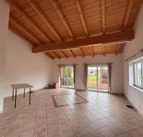 3 Zimmer Wohnung - 1.200,00 EUR Kaltmiete, ca.  100,00 m² in Großkarolinenfeld (PLZ: 83109)