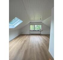 2 Zimmer Küche Bad Dachgeschoss Wohnung in Gadderbaum - Bielefeld