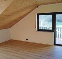 Schöne, helle 3 Zimmer DG-Wohnung in Oerlenbach zu vermieten