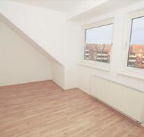 Gemütlichkeit im Dach- 2 Zimmer Wohnung mit Balkon und Dusche im LindenplatzHermsdorf - Wolmirstedt