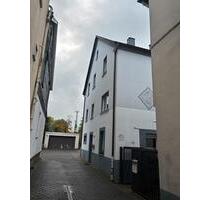 Schöne 6 Zimmer Wohnung mit großem Balkon - Bochum Bochum-Südwest