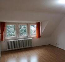 3 Zimmer Dachgeschoßwohnung in Duisburg-Großenbaum zu vermieten