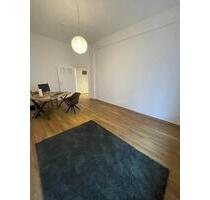 Großes WG Zimmer in 3er WG - 600,00 EUR Kaltmiete, ca.  22,00 m² in Frankfurt am Main (PLZ: 60489) Rödelheim