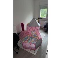 2 Zimmer WG * NUR 2 MONATE* - 650,00 EUR Kaltmiete, ca.  30,00 m² in Frankfurt am Main (PLZ: 60327) Gutleutviertel