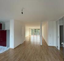 2-Zimmer Wohnung mit Balkon, Einbauküche + Stellplatz (93m2) - Mönchengladbach Nord
