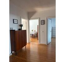 Untermiete 2,5 Zimmer Wohnung mit Balkon in Rotherbaum Aug-Jan - Hamburg