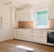 ⭐ 62qm kernsanierte OG Wohnung mit Charme zentral Hattersheim ⭐ - Hofheim am Taunus