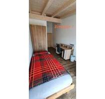 1 WG Zimmer mit Du+ WC warm. In 3er WG nur für Praktikanten - Eberdingen