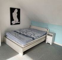 Zimmer zu vermieten nur Frauen - 600,00 EUR Kaltmiete, ca.  25,00 m² in Pullach im Isartal (PLZ: 82049)