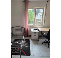 Möbliertes Nichtraucher-Zimmer im Wohnhaus mit Internet & Garten - Konstanz Konstanz-Fürstenberg