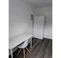 WG Zimmer Remscheid - 484,00 EUR Kaltmiete, ca.  13,00 m² in Remscheid (PLZ: 42857) Reinshagen