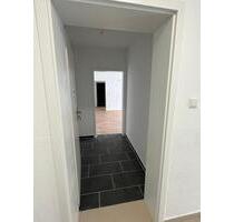 Vollständig kernsanierte Wohnung 1.Obergeschoss 3-Zimmer mit 70 m² ab 1.09.2025 - Remscheid Lüttringhausen
