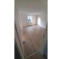 3 Zimmer Wohnung zu vermieten - 600,00&nbsp;EUR Kaltmiete, ca.&nbsp; 82,00&nbsp;m&sup2; in Remscheid (PLZ: 42853)