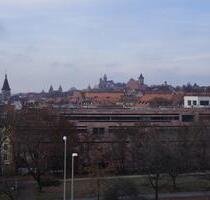 Traumhafter Ausblick auf die Burg: renovierte 2 Zimmer Wohnung im 6. OG mit Aufzug - Nürnberg Gärten bei Wöhrd