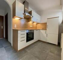 Sehr schöne 2,5 Zimmer Wohnung mit großer Loggia in bester, zentraler Lage - Passau Mühltal