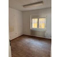 2- Zimmer Küche und Bad Wohnung in Gießen-Wieseck Zentral