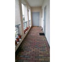 Helle 2 Zimmer Wohnung, EBK, Balkon in Merseburg
