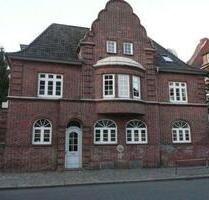 NMS-Zentrum, 3 Zimmer Obergeschoss- Wohnung mit 77 m² zu vermieten. - Neumünster