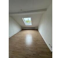 Ab sofort, 2,5 Zimmer Lehndorf, Dachgeschosswohnung - Braunschweig Lehndorf-Watenbüttel