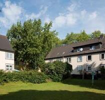 Wohnung in Reisholz: 2-Zimmer plus Wohnküche mit neuen Bodenbelägen - Düsseldorf Stadtbezirk 9