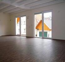 helle 3 Zimmer Loft Wohnung 90 m2 Großostheim mit großem Sonnenbalkon in 