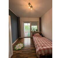 Zimmer in 6er WG frei (im einem Haus) - Detmold
