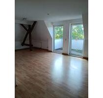 Zwei Zimmer + Wohnküche + Tageslichtbad + Balkon - Wanzleben-Börde