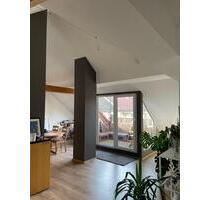 großzügige 3 Zimmer DG Wohnung mit wunderschönem Balkon, EBK - Nürnberg Gibitzenhof