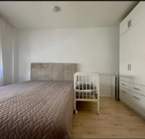 Sanierte 2,5 Zimmer mit 2 Balkonen, Einbauküche und Tageslichtbad - Oberursel (Taunus)