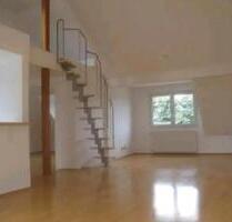 Helle 3,5-Zimmer Dachgeschosswohnung in Sterkrade-Mitte - Oberhausen Alsfeld
