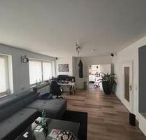 (NACHMIETER) Helle 2-Zimmer Wohnung im 1. OG mit Balkon - Krefeld Benrad