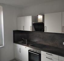 Große, helle 1-Zimmer Wohnung mit Balkon, EBK und Stellplatz - Limbach-Oberfrohna