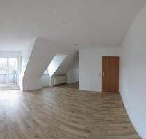 42qm 1 Zimmer Wohnung am Marktplatz im ruhigen DG mit Südbalkon - Reichenbach im Vogtland
