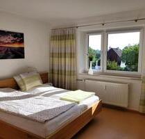 Möbliertes Zimmer mit Blick auf See - Hemmingen