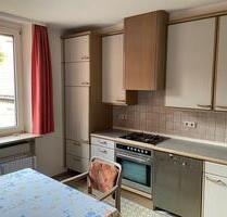 Möbl. 2 Zimmer Wohnung m.Wohnküche, großer Vorratsraum - Kitzingen