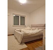 Moderne 4-Zimmer DG Wohnung in kleiner Einheit in Liederbach - Liederbach am Taunus