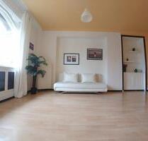 2 Zimmer Wohnung mit Balkon, Keller Stuttgart Süd ab sofort frei