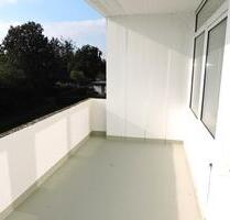 Renovierte drei Zimmer Wohnung mit großem Balkon frei! - Flensburg Falkenberg