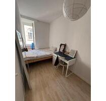 WG-Zimmer in 3er-Mädels-WG frei – ab 15. September 01. Oktober - Gießen Wieseck