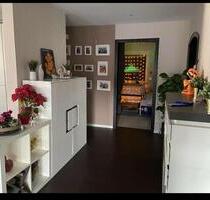 Moderne 5 Zimmer Wohnung mit Balkon, Terrasse, Garten, Garage - Ostfildern