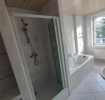 renovierte 3 Zimmer Wohnung mit Bad & Dusche, PKW-Stellplatz, Garten - Chemnitz Borna-Heinersdorf