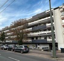 Düsseldorf Oberkassel - Erstbezug nach Sanierung; 3-Zimmer Wohnung mit EBK, Balkon und Rheinblick
