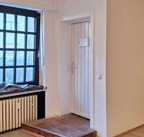 Renovierte EG-Wohnung, 82 qm, 2 Zimmer + WC und Küche - Essen Stadtbezirk IV