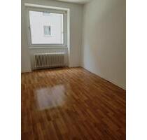 Helle 3-Zimmer Wohnung in Flensburgerstr 51a, Wuppertal - Elberfeld!