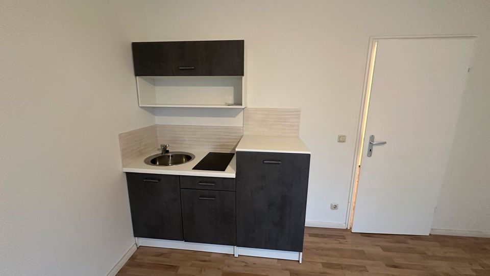 1 Zimmer Wohnung - 1.100,00 EUR Kaltmiete, ca.  25,00 m² in Germering (PLZ: 82110)